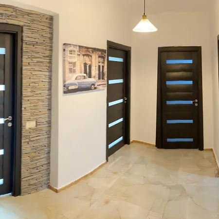 Mamaia Nord Portobella Kazeboo شقة Năvodari